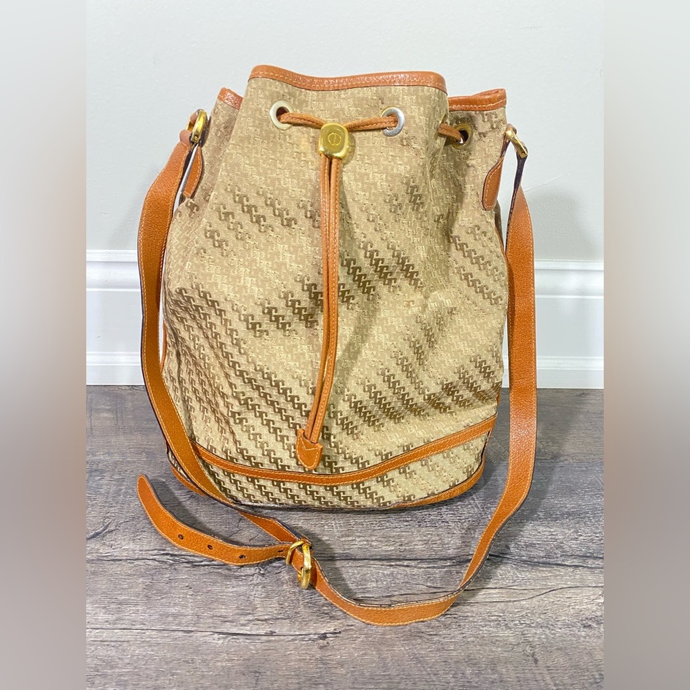 GUCCI Rare Vintage Bucket Bag